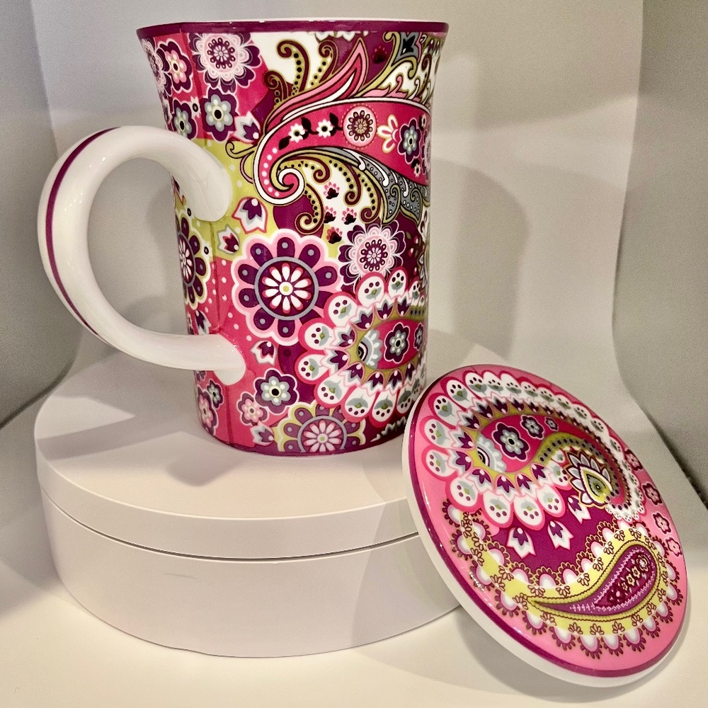 Vera Bradley for Barnes &Noble “Very Berry Paisley” 8oz Tea Cup with Lid